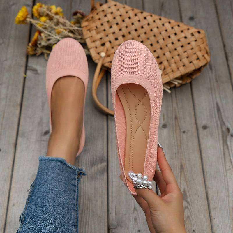 š Lightweight Square-Toe V-Cut Flats