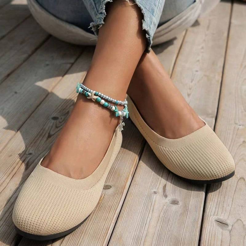 š Lightweight Square-Toe V-Cut Flats