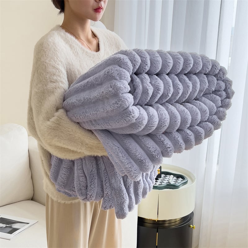 ✨Discover the Ultimate Striped Flannel Fleece Blanket – Your Cozy Companion for Every Season! 🌈🧣