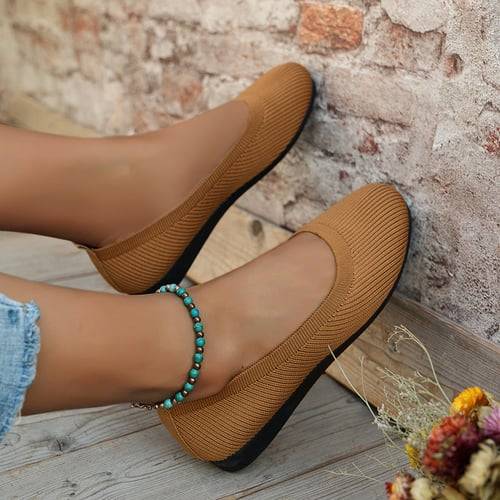 š Lightweight Square-Toe V-Cut Flats