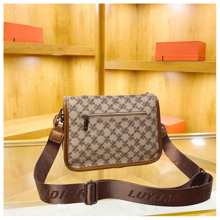 Fashionable and trendy crossbody bag - BUY 2 FREE SHIPPING