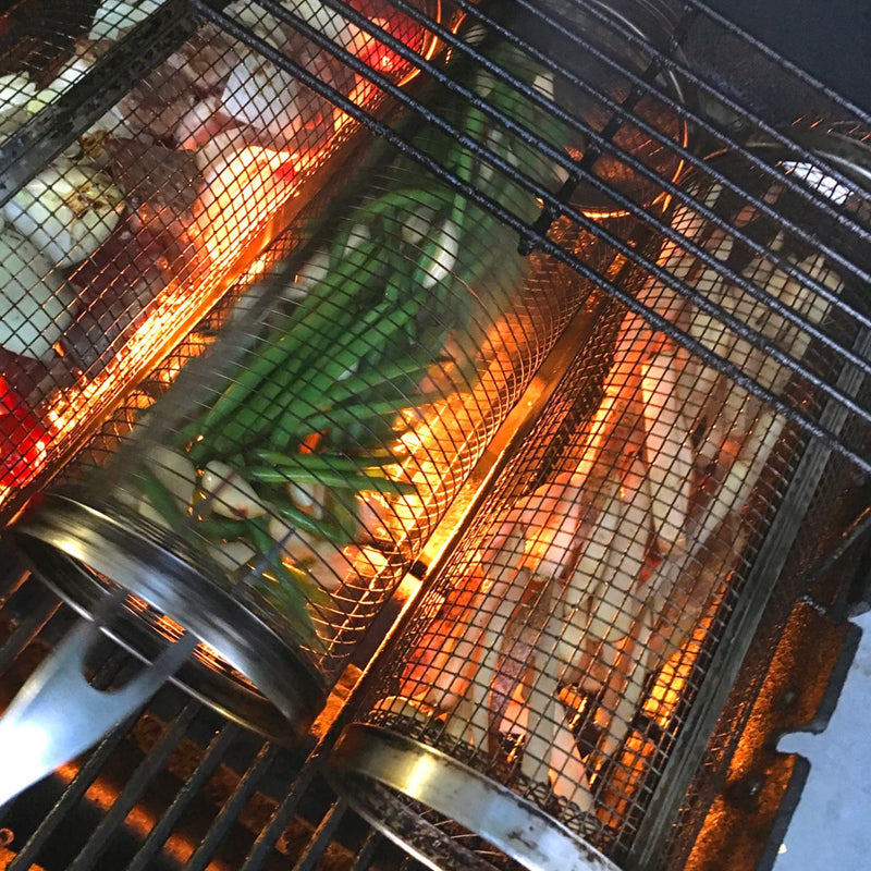 Cylindrical barbecue basket
