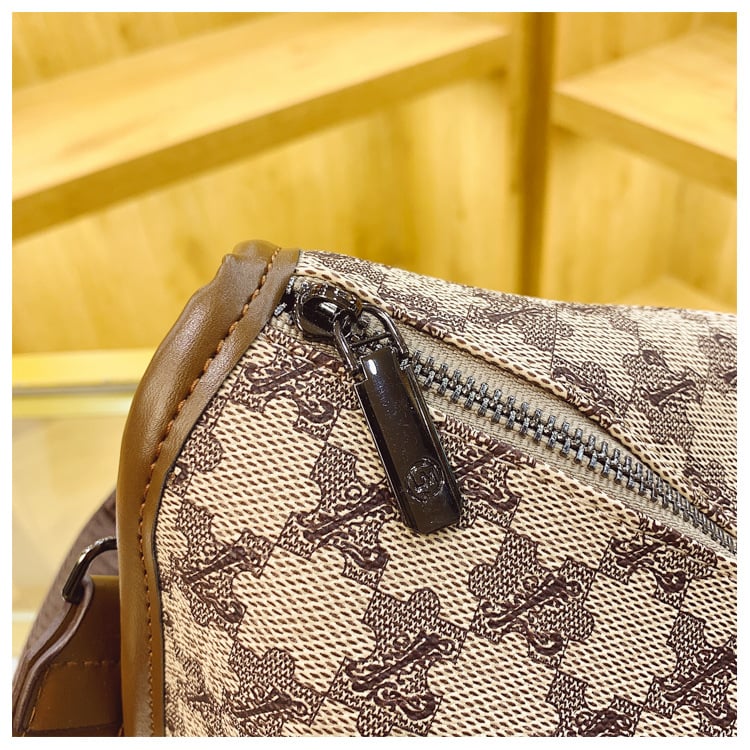 Fashionable and trendy crossbody bag - BUY 2 FREE SHIPPING
