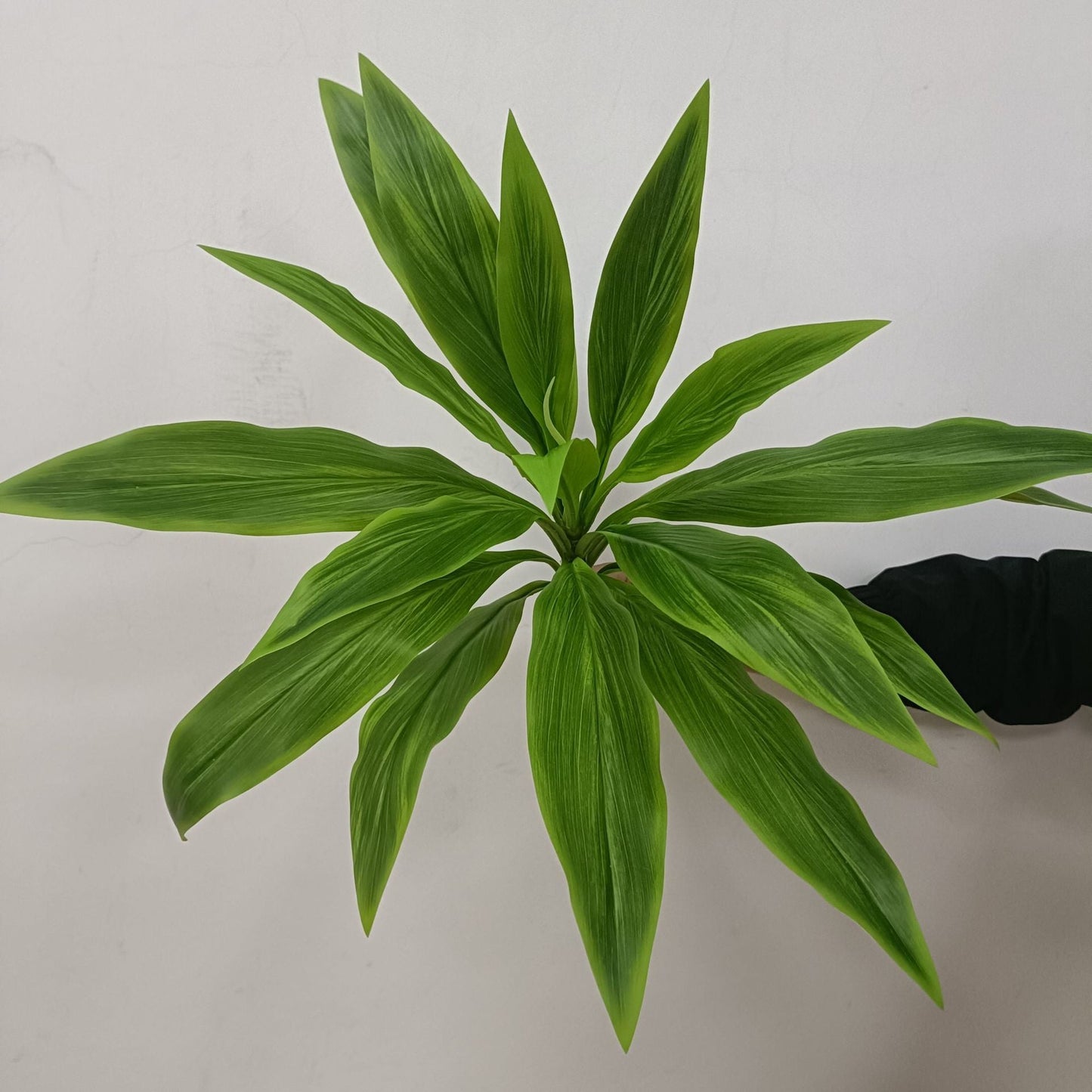 🏡🌿Artificial Red Cordyline Ti Plant – No-Fuss Year-Round Vibrant Foliage!