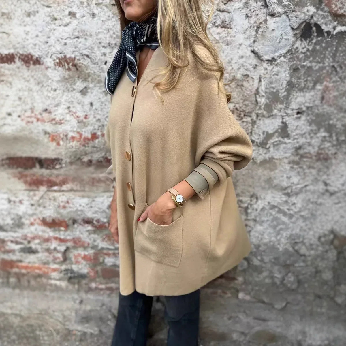 Cardigan in Heavyweight Knit with Gold Buttons and Front Pockets / Timeless, Versatile, and Irresistibly Chic!