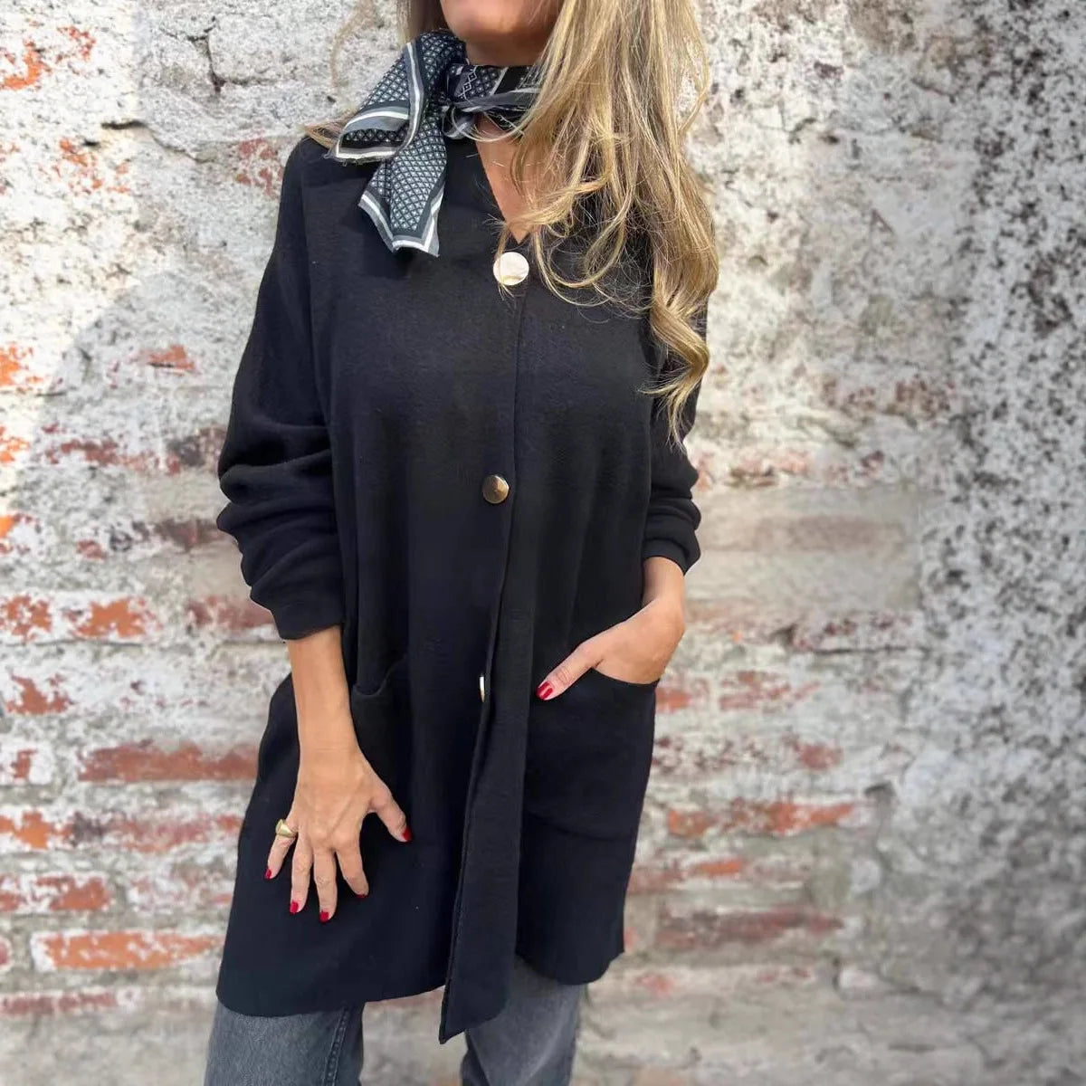 Cardigan in Heavyweight Knit with Gold Buttons and Front Pockets / Timeless, Versatile, and Irresistibly Chic!