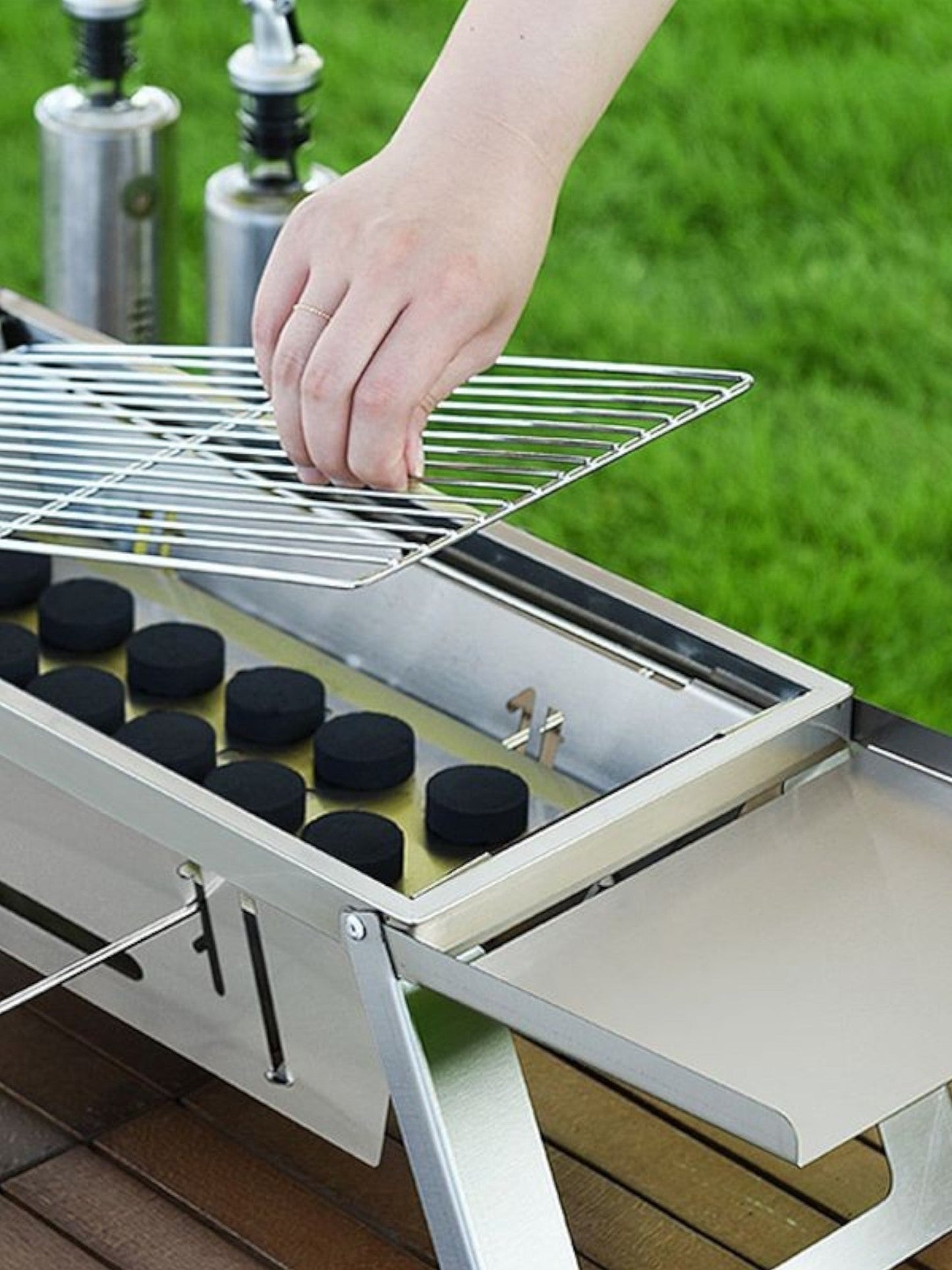 Portable barbecue grill - Barbecue enjoyment without smoke or regret!