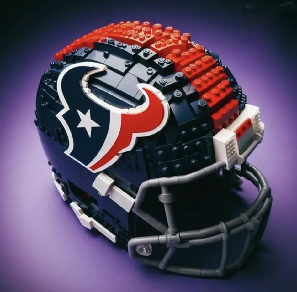 🏈 Building Block Football Helmet – 300+ Piece Collectible Construction Set